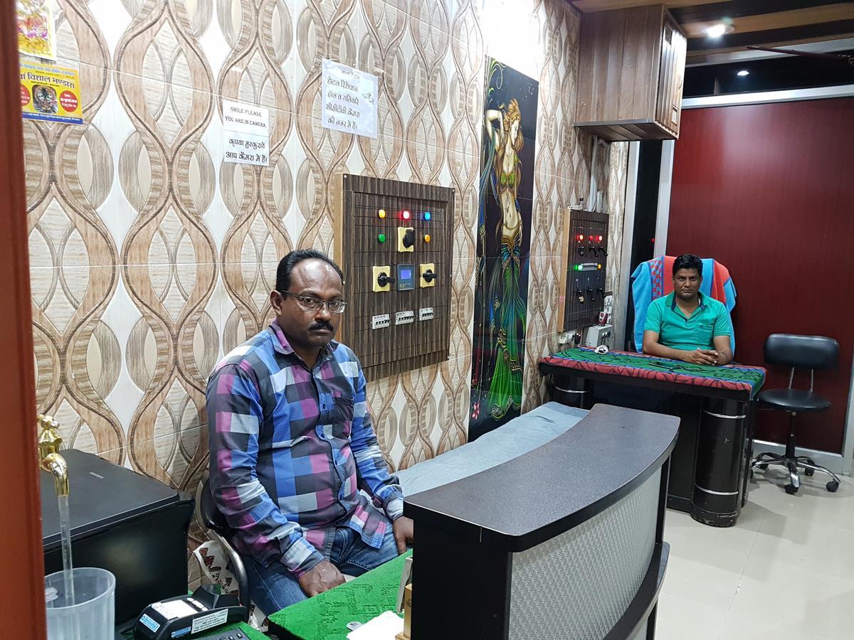 Nanda Hotel Hanumāngarh 外观 照片